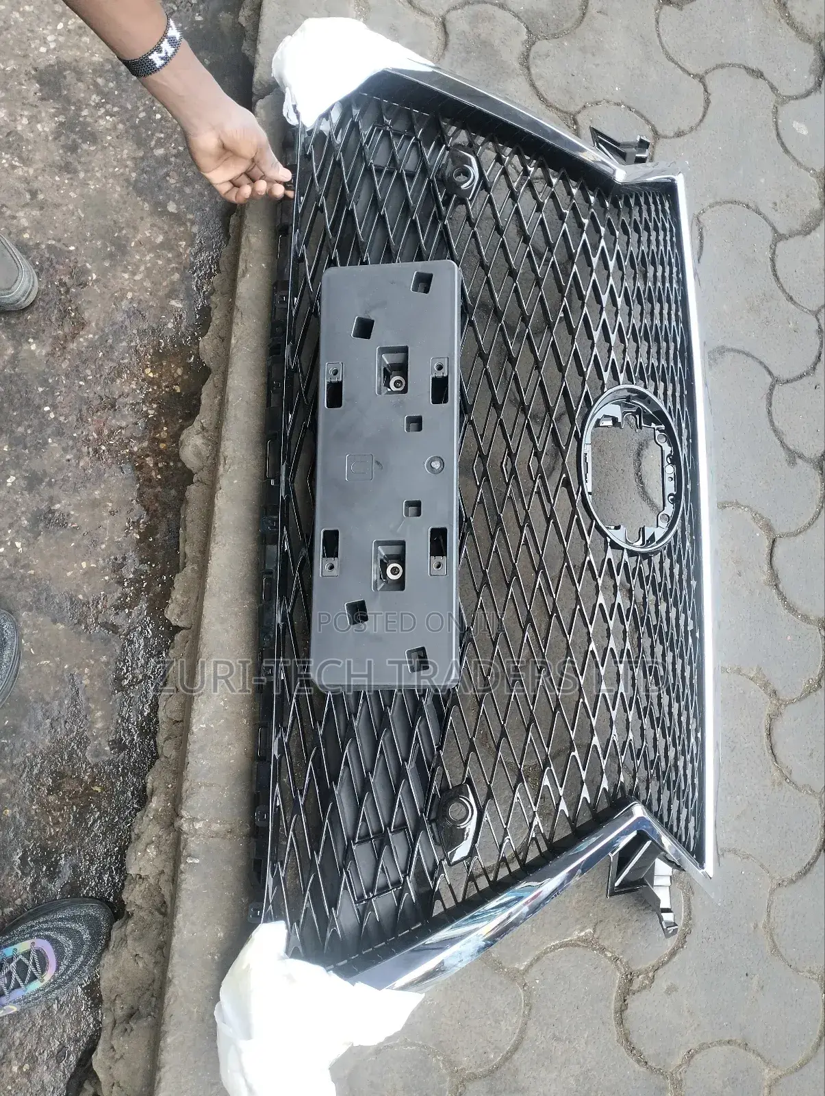 Lexus 350 Grille