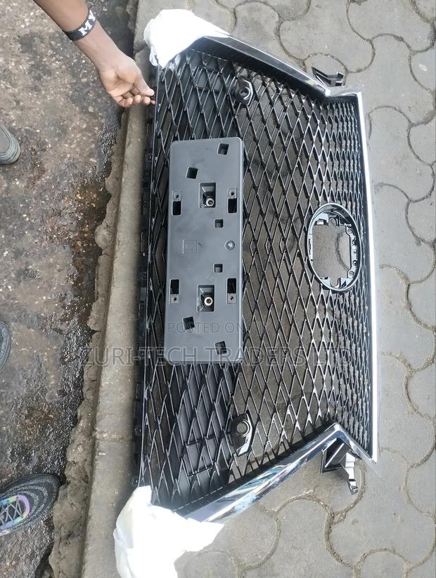 Lexus 350 Grille - thumbnail 3