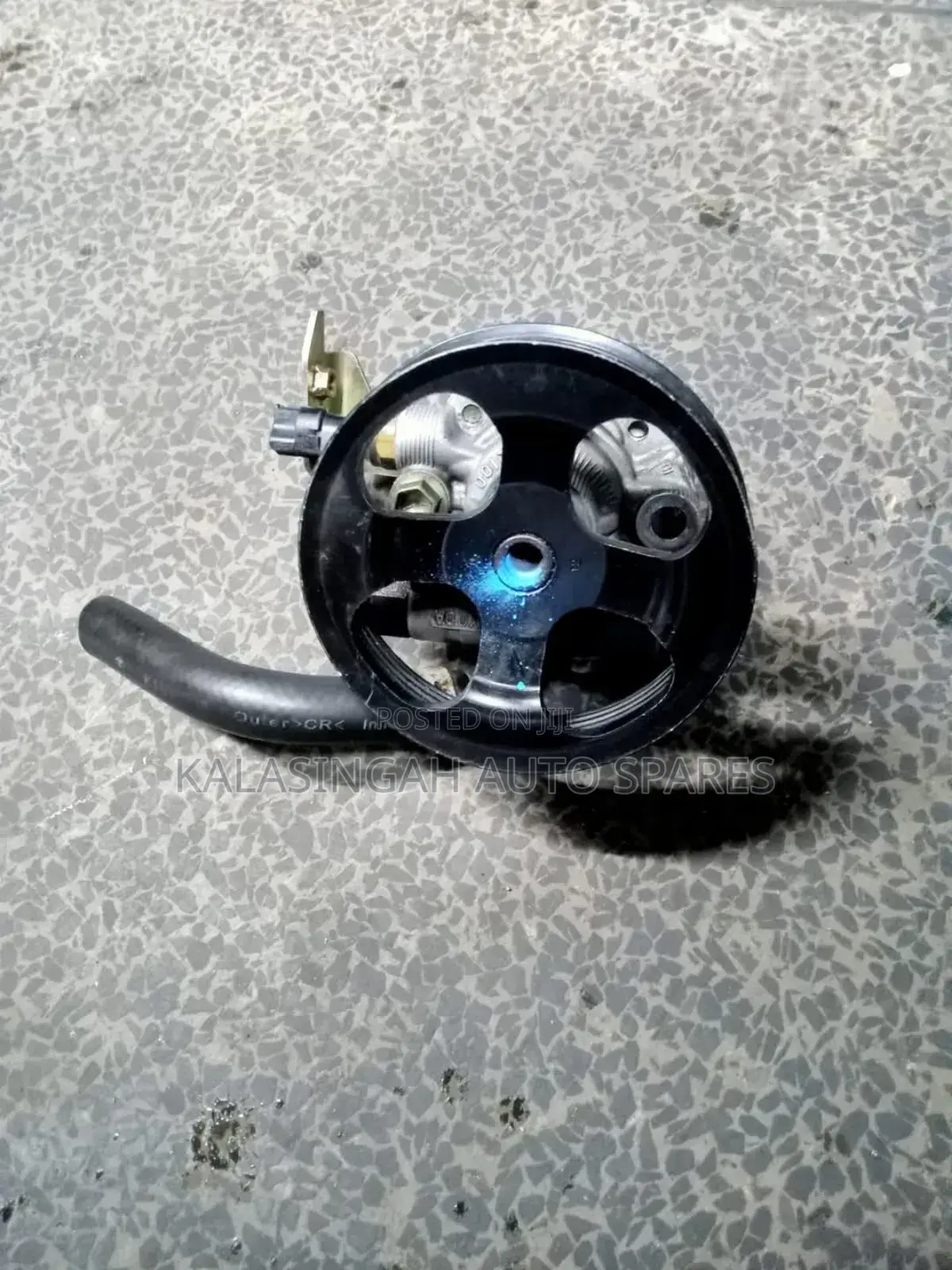 Izz Power Steering  Pump