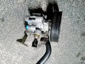 Izz Power Steering  Pump