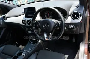 Mercedes-Benz B-Class B180 Petrol 2017 Brown