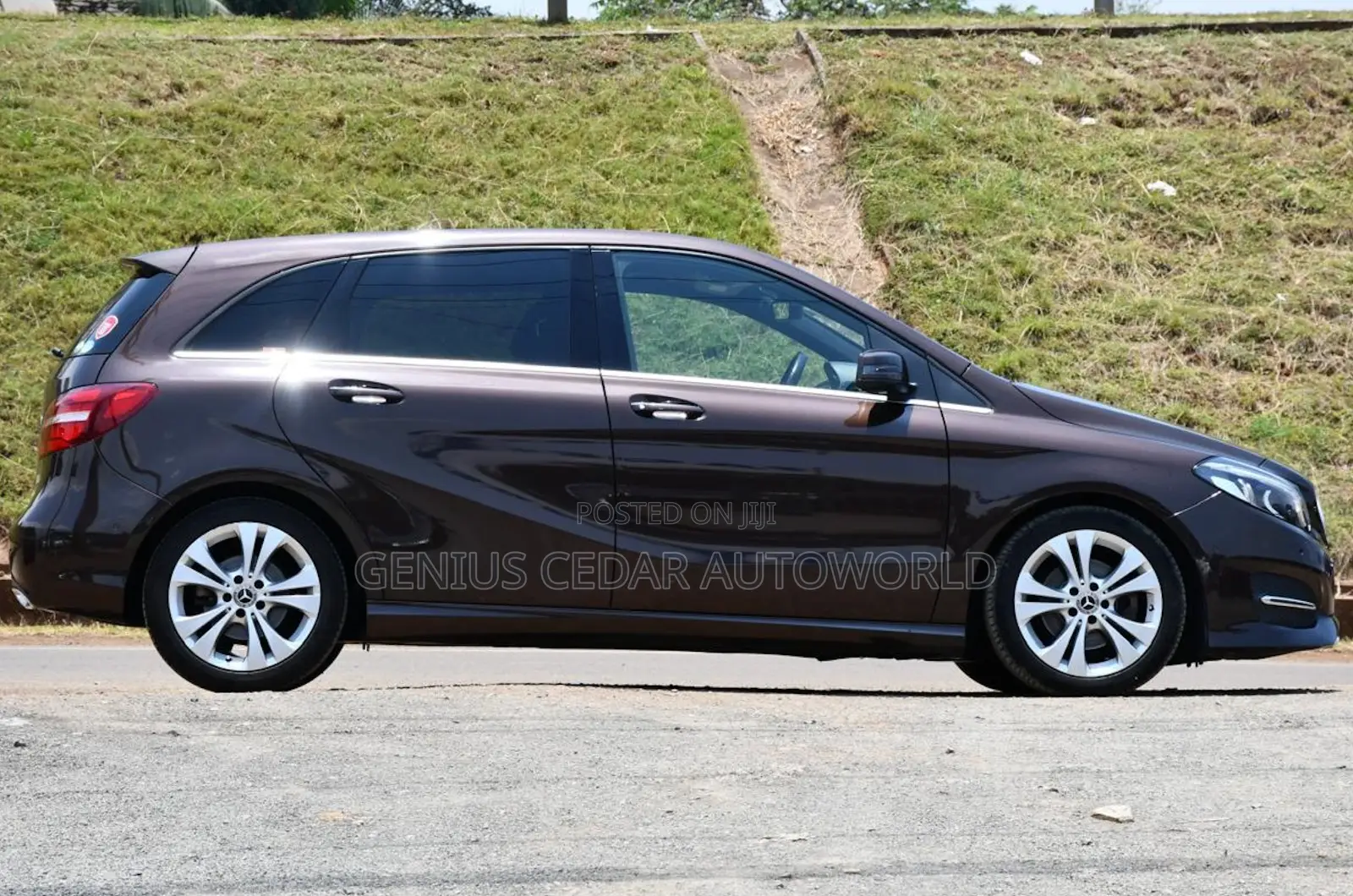Mercedes-Benz B-Class B180 Petrol 2017 Brown
