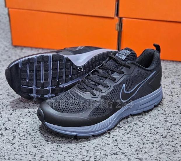 Nike Zoom Runner Trainer Sport Shoes Available - thumbnail 3