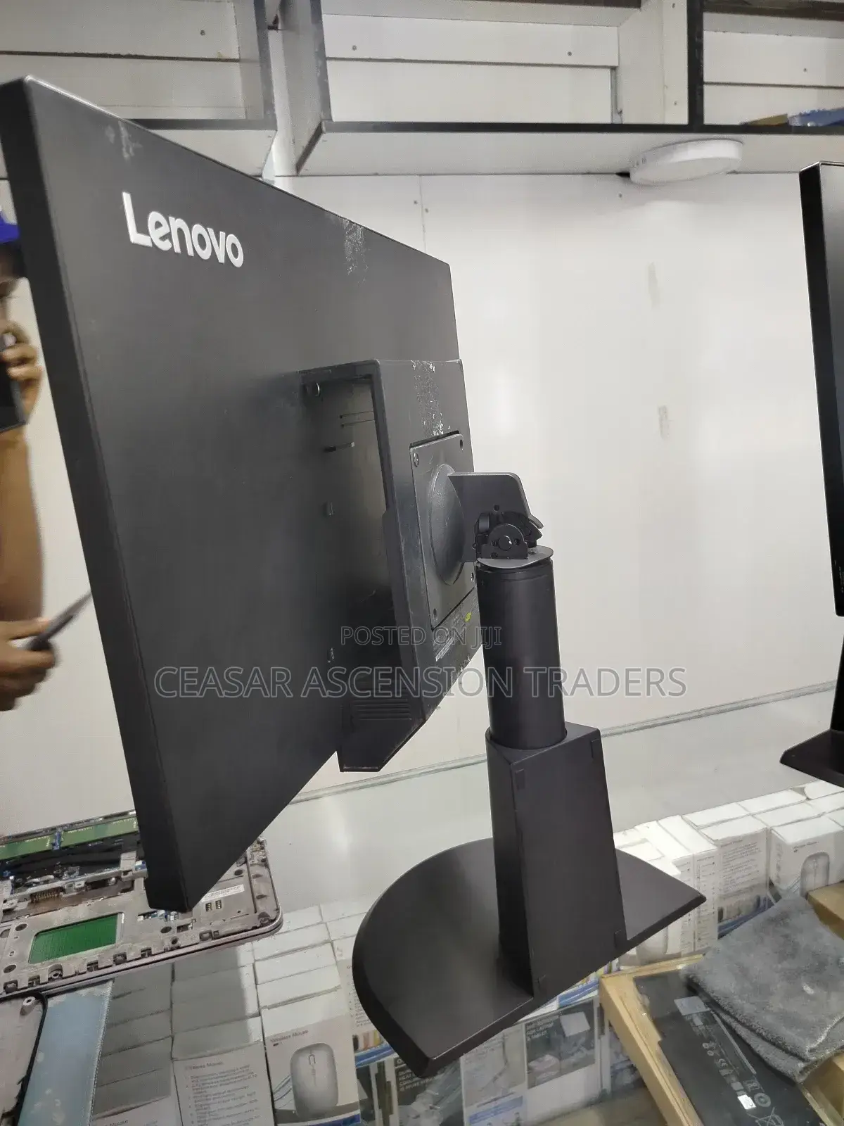 Lenovo 24inch Edge to Edge
