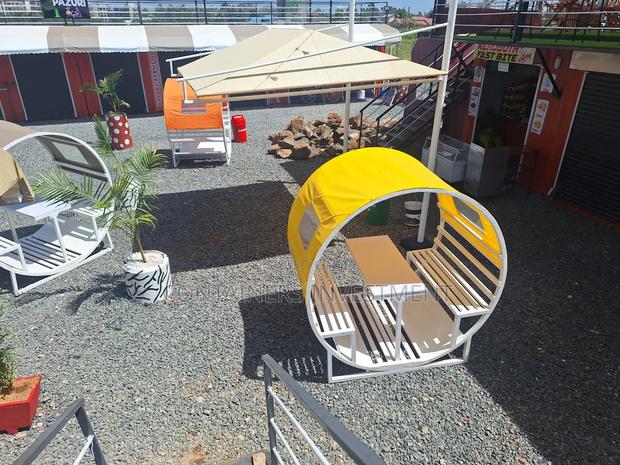 40ft Containers 4 Units Into A Container Shopping Centre. - thumbnail 2