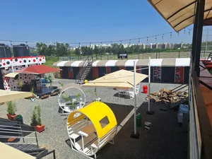 40ft Containers 4 Units Into A Container Shopping Centre.