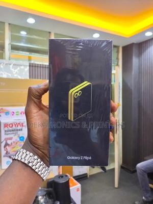 New Samsung Galaxy Z Flip6 256 GB - thumbnail 2