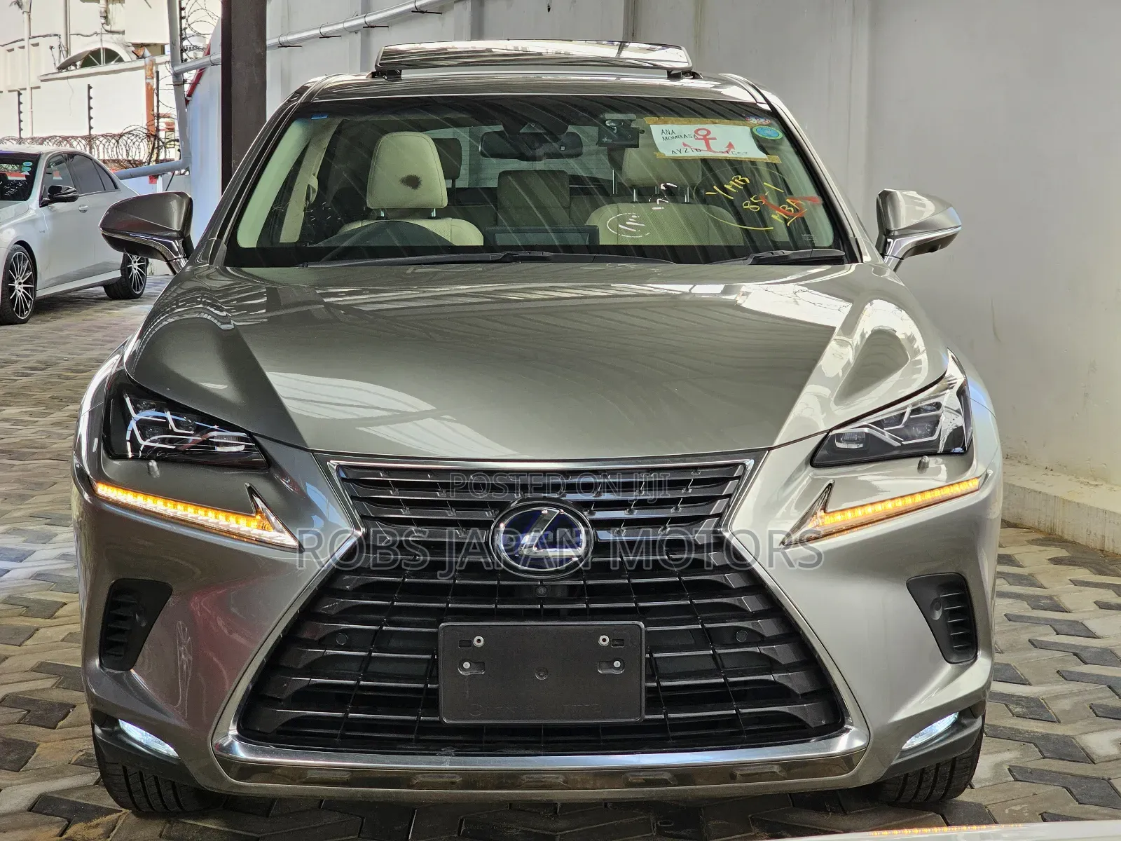 Lexus NX 300h AWD 2018 Gold