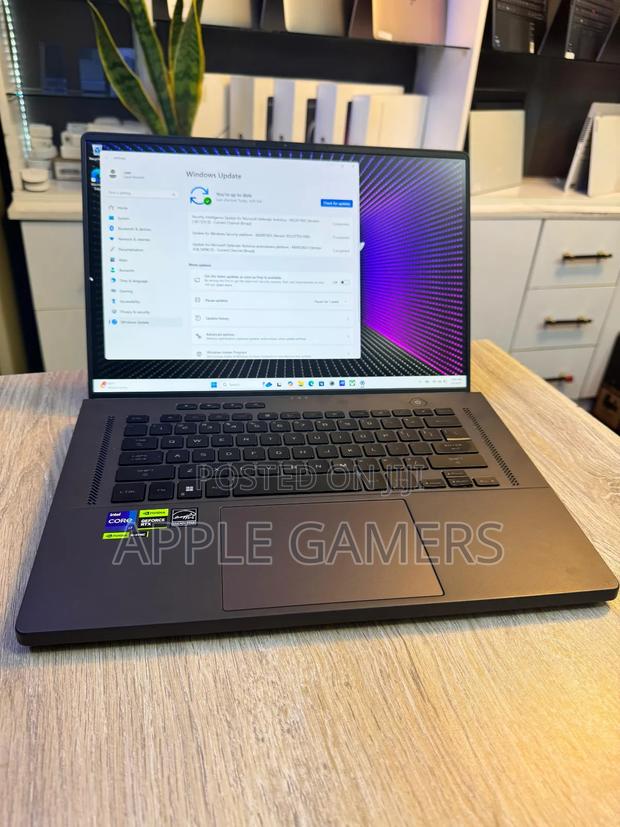 Laptop Asus ROG Zephyrus G16 48GB Intel Core I7 SSD 512GB - main view