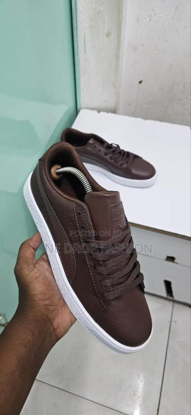 Unique Men's Casuals 689h