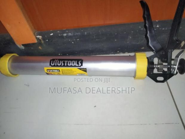 Silicone Gun - main view