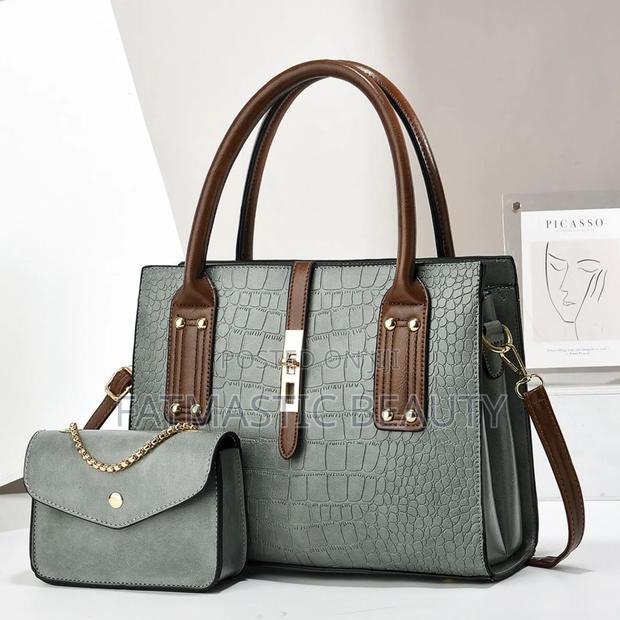 Ladys Medium Size Handbags - thumbnail 3