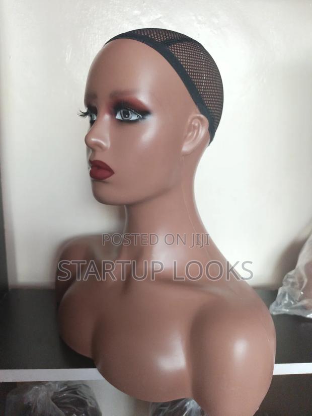 Shoulder Mannequins Full Makeup With Eyelashes - thumbnail 3