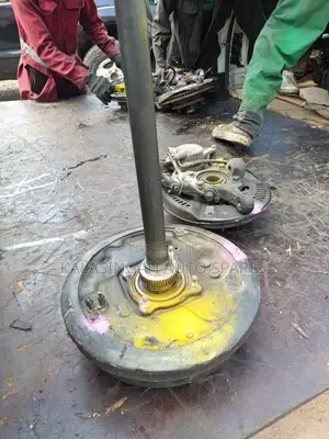 Hilux Axle