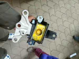 Suzuki Alto Engine Mounting