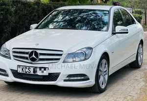 Mercedes-Benz C200 2012 Pearl
