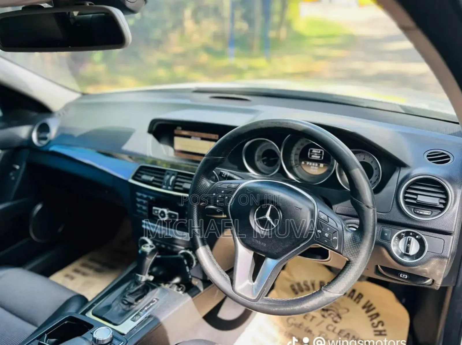 Mercedes-Benz C200 2012 Pearl