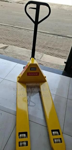 Hand Pallet Truck - thumbnail 2
