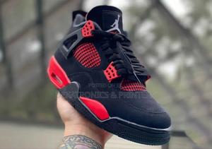 Jordan 4 Thunder - thumbnail 2