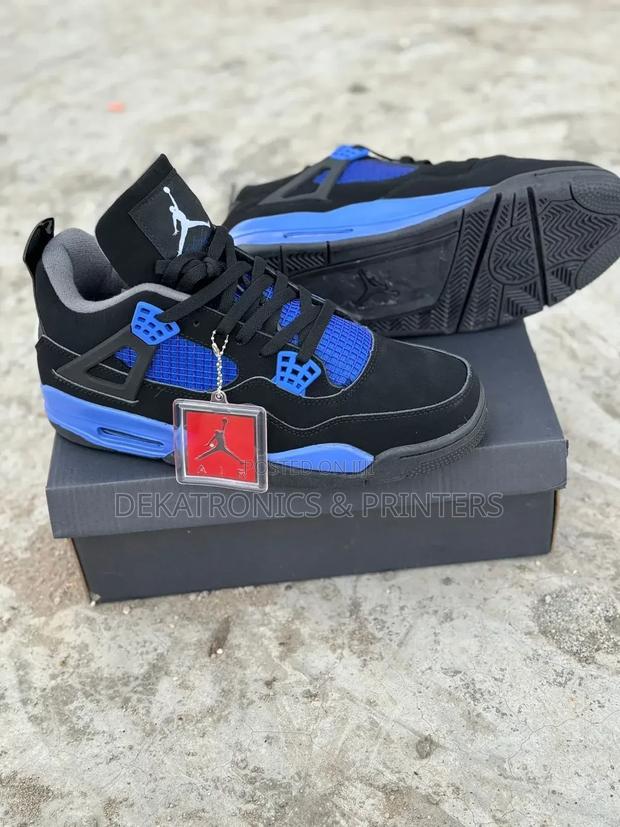 Jordan 4 Thunder - thumbnail 3