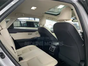 Lexus NX 300h Base 4x4 (2.5L 4cyl 2A) 2017 Ivory