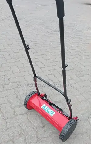 18iches Manual Mowers