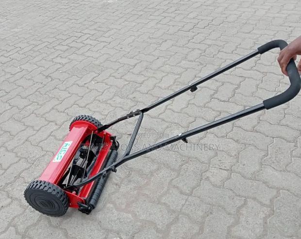16inches Manual Lawnmower In. Stock