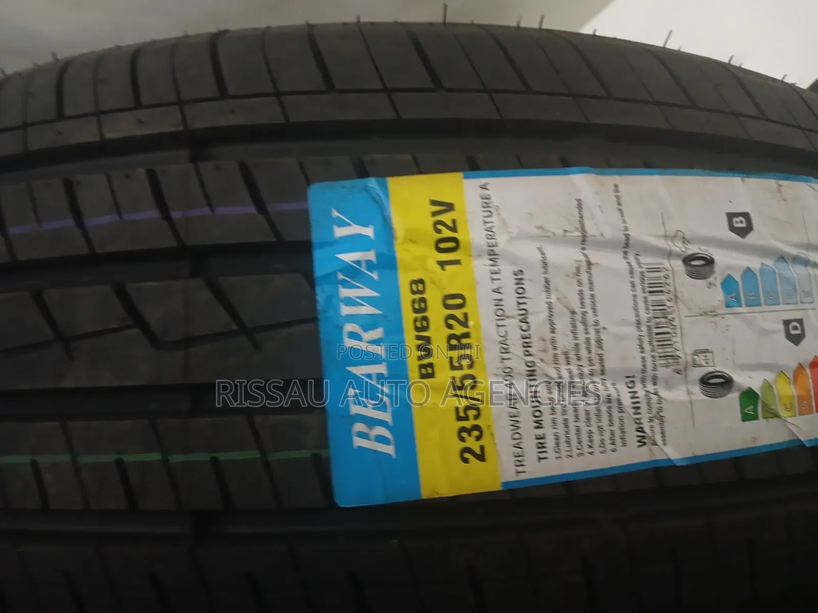 235/55 R 20 Bearway Highway Tyres Made in China.