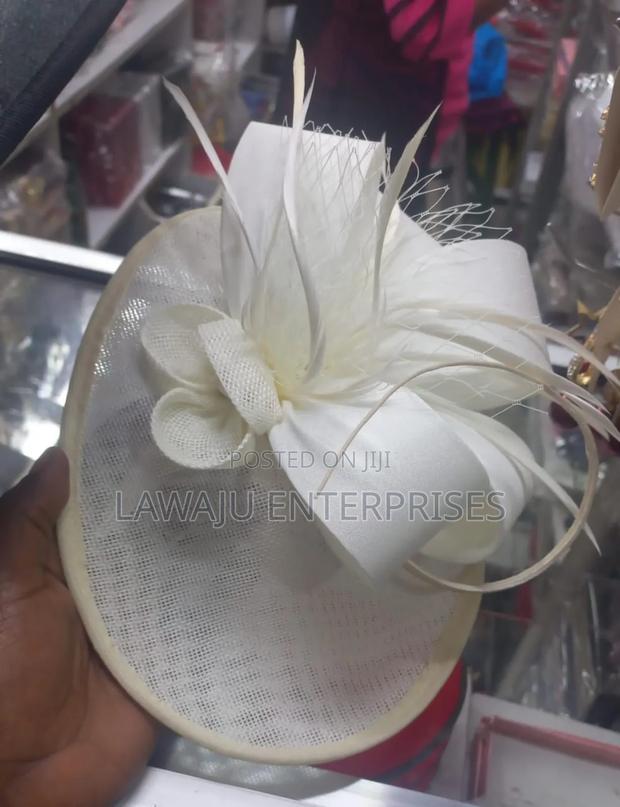 Chic Ladies Fascinators - thumbnail 2