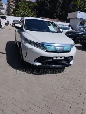 Toyota Harrier 2.0 4WD 2017 White