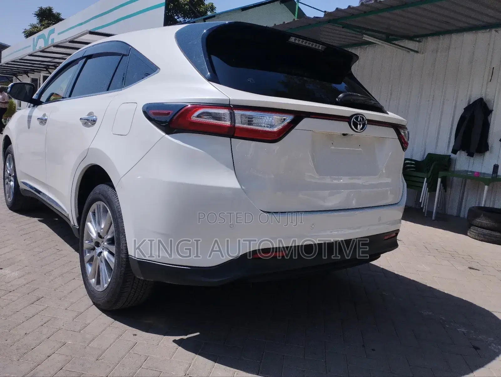 Toyota Harrier 2.0 4WD 2017 White