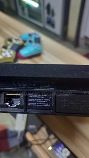 Ps4 Slim Used With 2 Pads