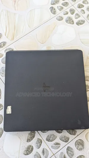 Ps4 Slim Used With 2 Pads