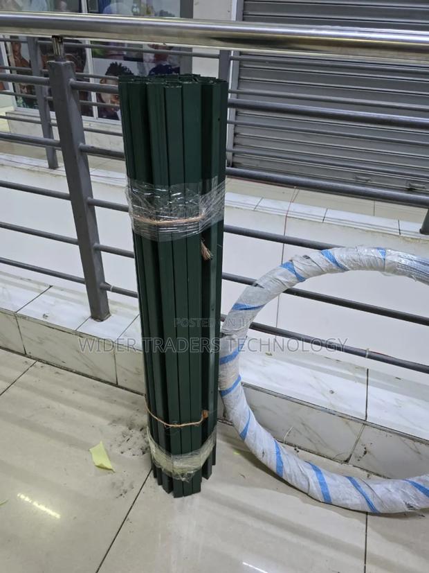 Electric Fence Strainer Post
