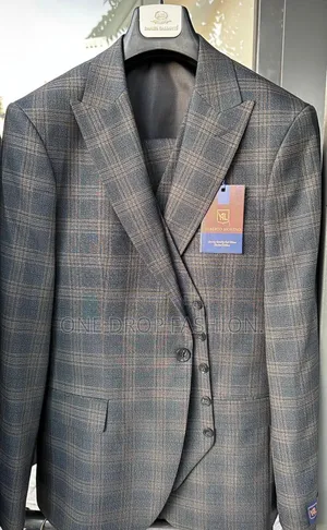 Alberto Moreno Suits