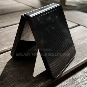 New Samsung Galaxy Z Flip6 256 GB Black