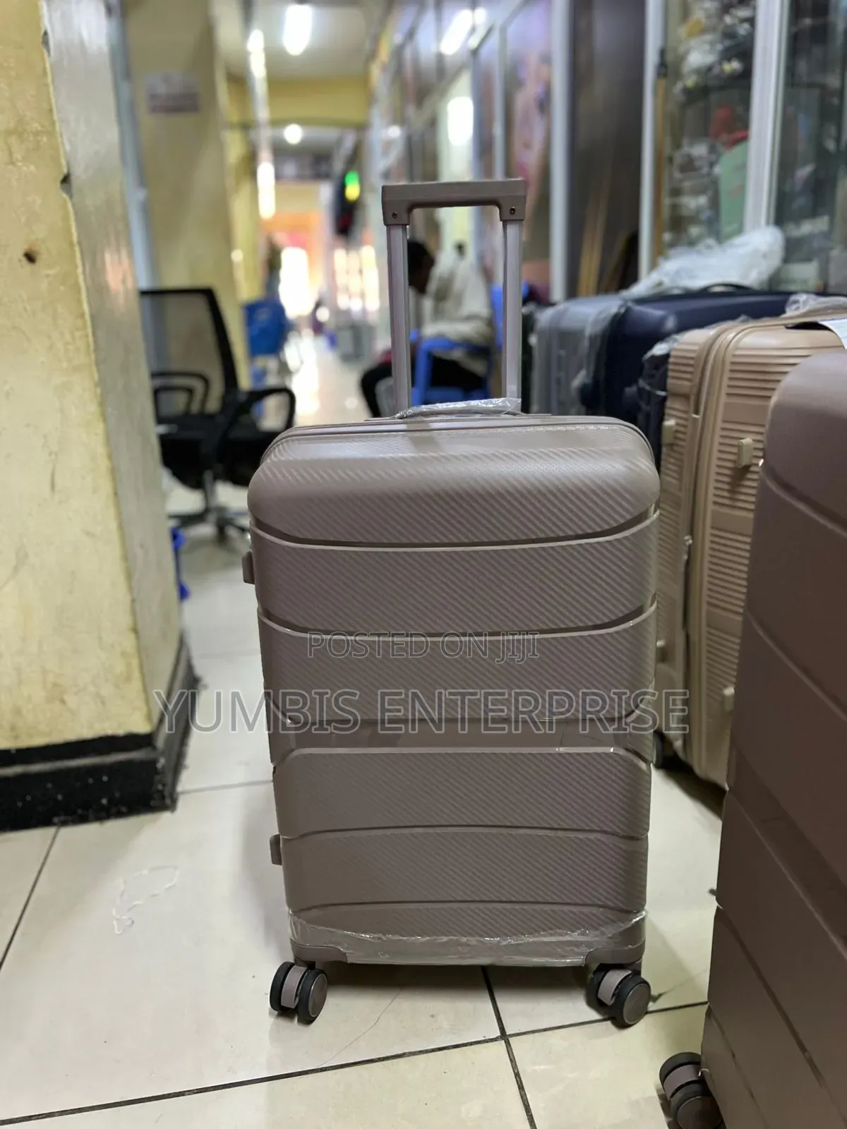 Medium Size Pp Suitcase -Rubber- Unbreakable- Suitcase