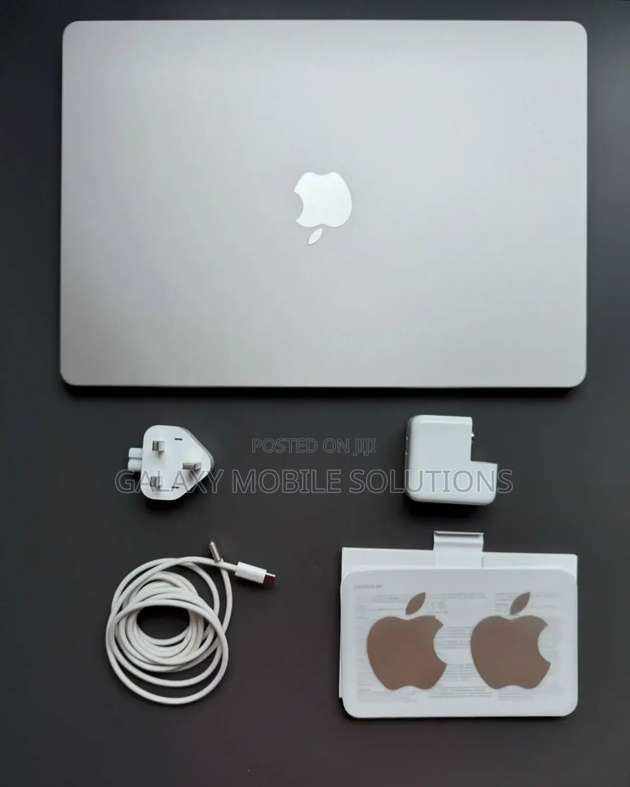 New Laptop Apple MacBook Air 2022 M2 8GB Apple M2 SSD 256GB