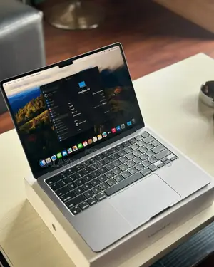 New Laptop Apple MacBook Air 2024 M3 13-Inch 8GB Apple M3 SSD 256GB