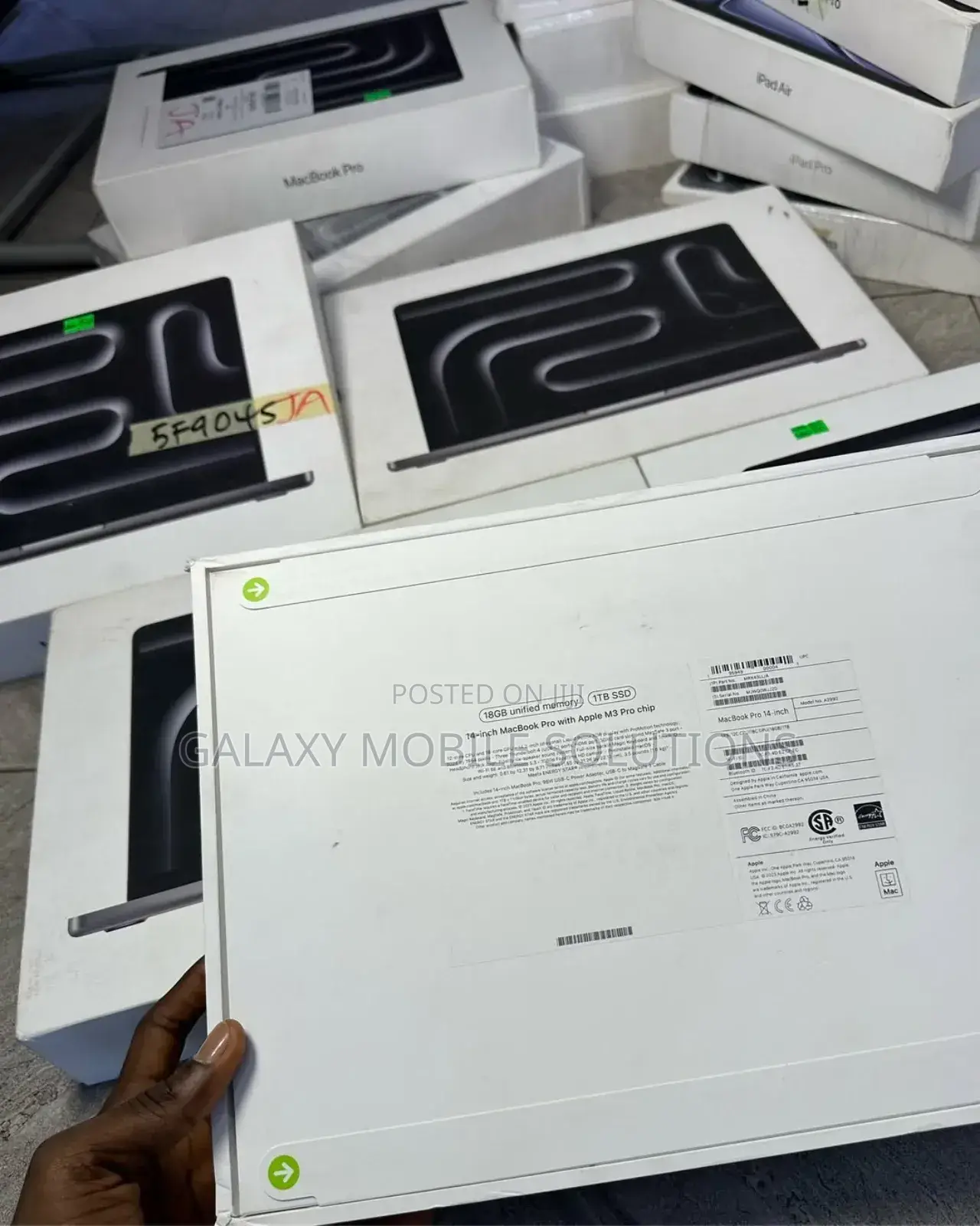New Laptop Apple MacBook Pro 2023 M3 14-Inch 18GB Apple M3 SSD 1T