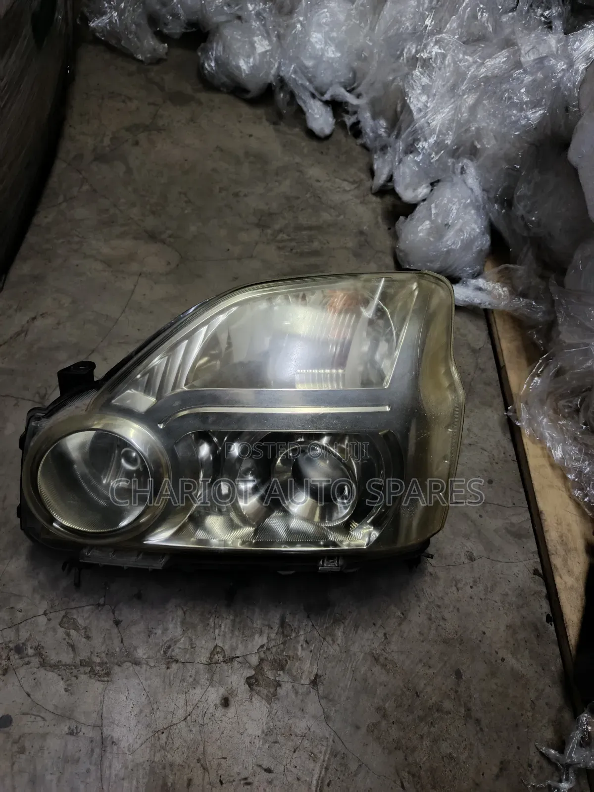 Ex-Japan Nissan X-Trail NT31 Xenon Headlight