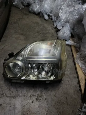 Ex-Japan Nissan X-Trail NT31 Xenon Headlight
