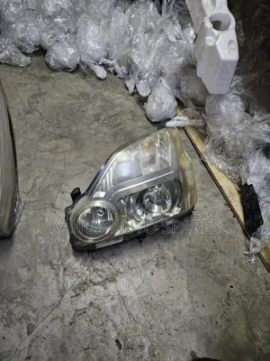 Xtrail NT31 Xenon Headlights