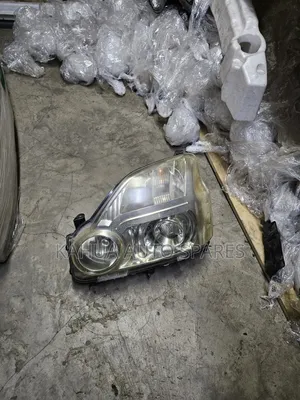 Xtrail NT31 Xenon Headlights