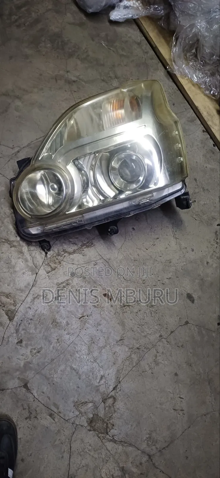 Nissan Xtrail NT31 Xenon Headlight