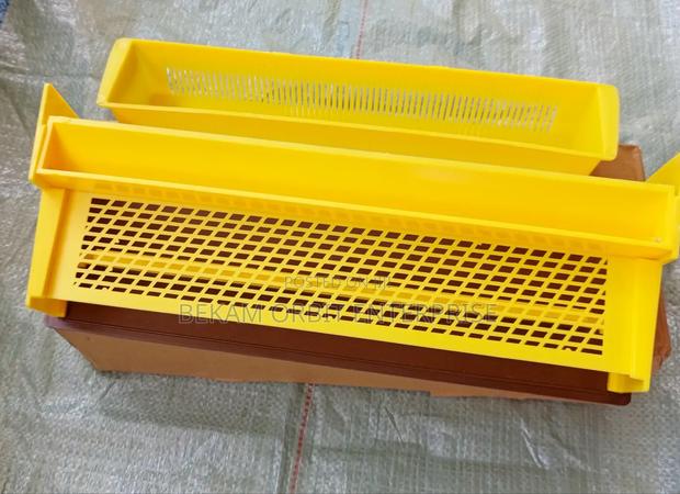 Plastic Pollen Collector - main view