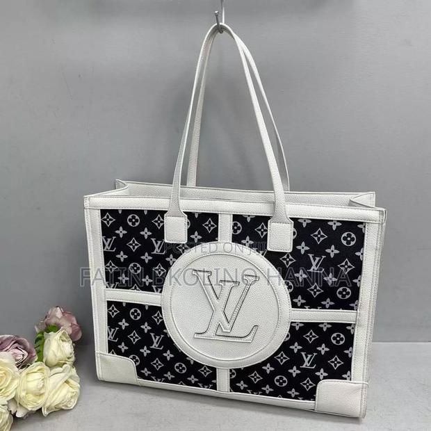 Large Size Louis Vuitton Handbag - main view