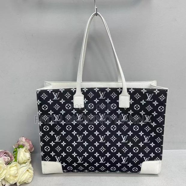 Large Size Louis Vuitton Handbag - thumbnail 3