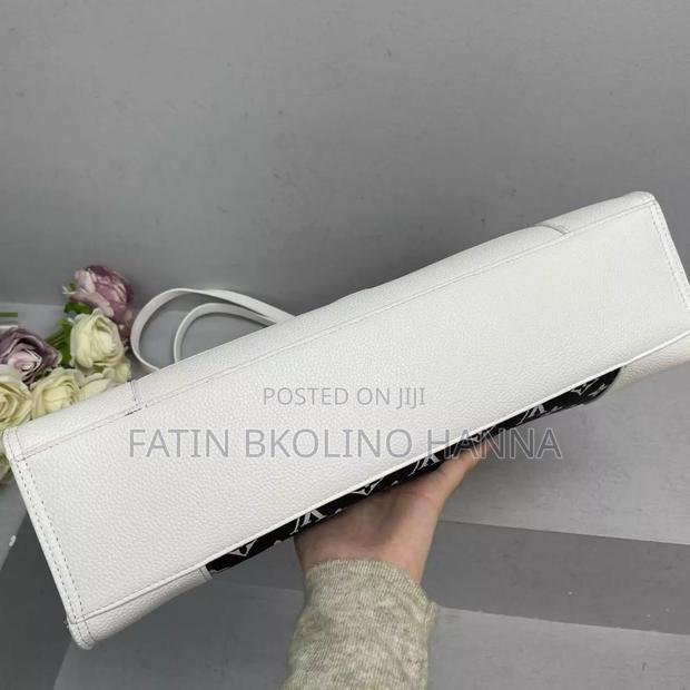 Large Size Louis Vuitton Handbag - thumbnail 4