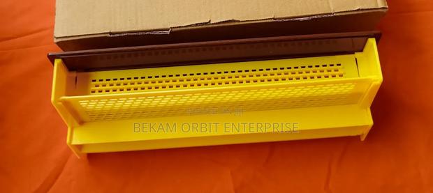 Removable Plastic Pollen Collector - main view